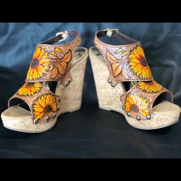 Sunflower Sandals size 8. For Suicide Prevention - Picture 4 of 7